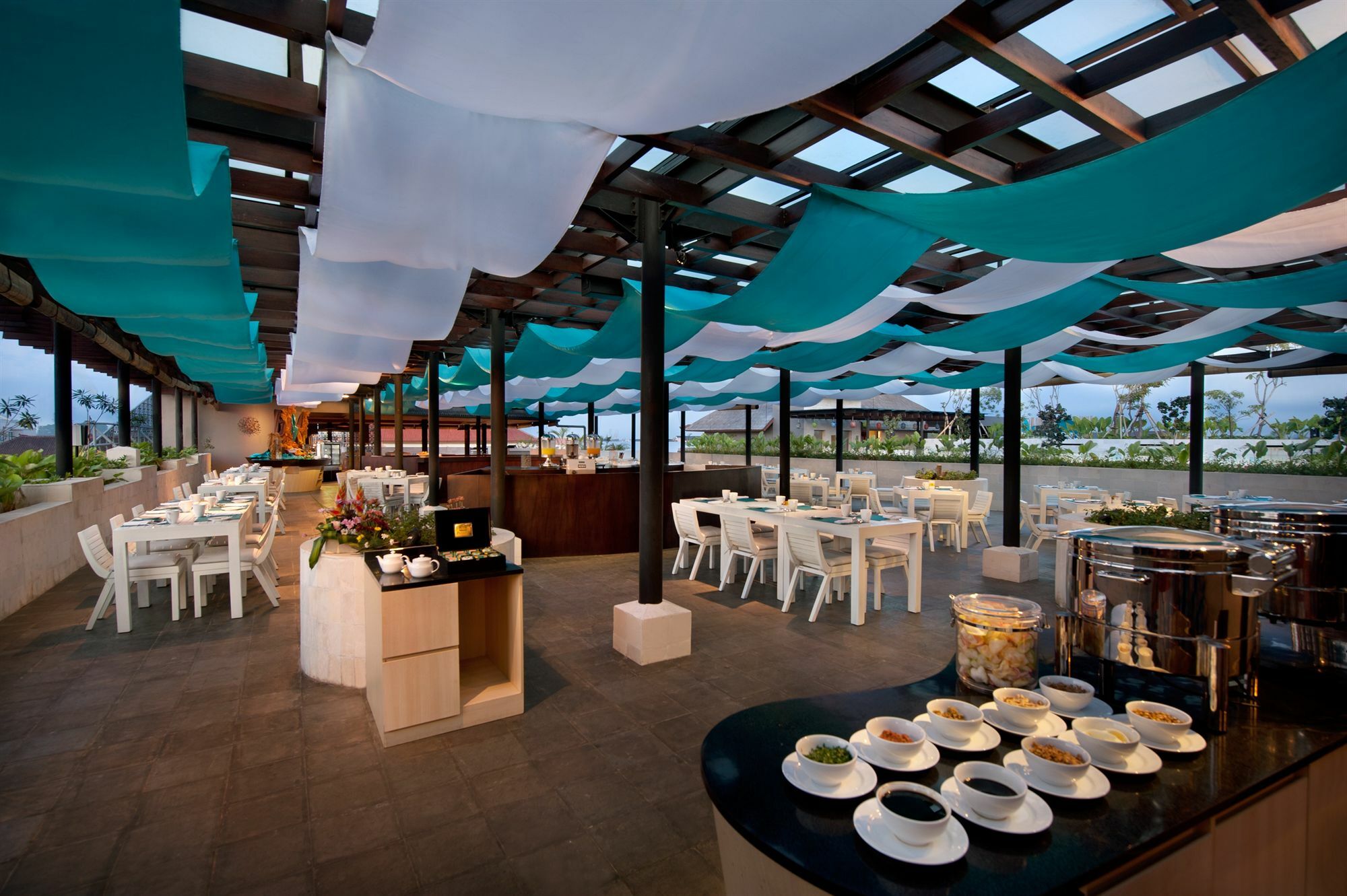 Hotel Ramada By Wyndham Bali Sunset Road Kuta Seminyak Exterior foto